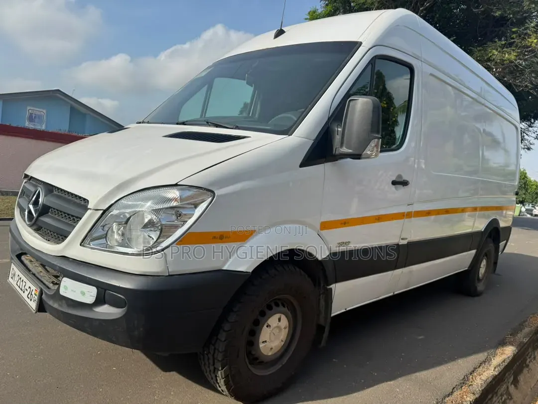 Mercedes-Benz Sprinter 2012 White