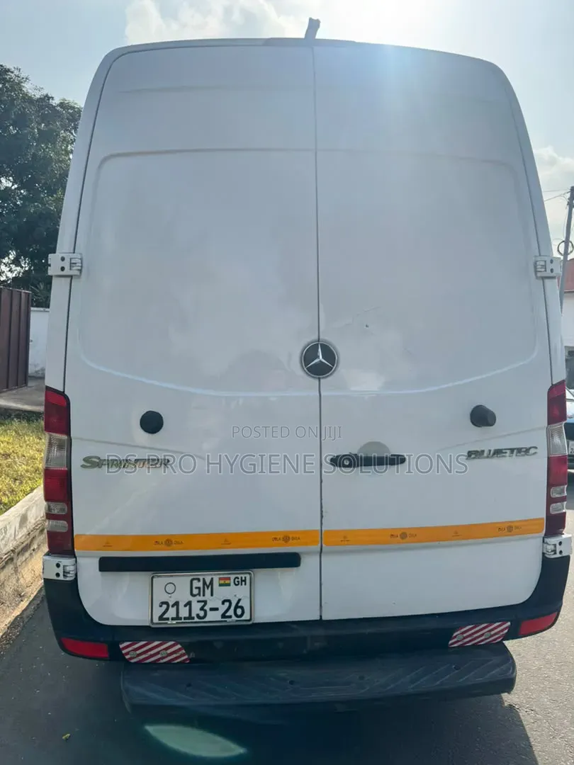 Mercedes-Benz Sprinter 2012 White