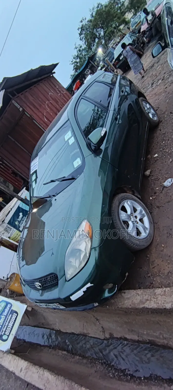 Toyota Matrix XR Hatchback FWD (1.8L 4cyl 4A) 2006 Green