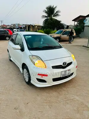 Toyota Vitz 2009 White