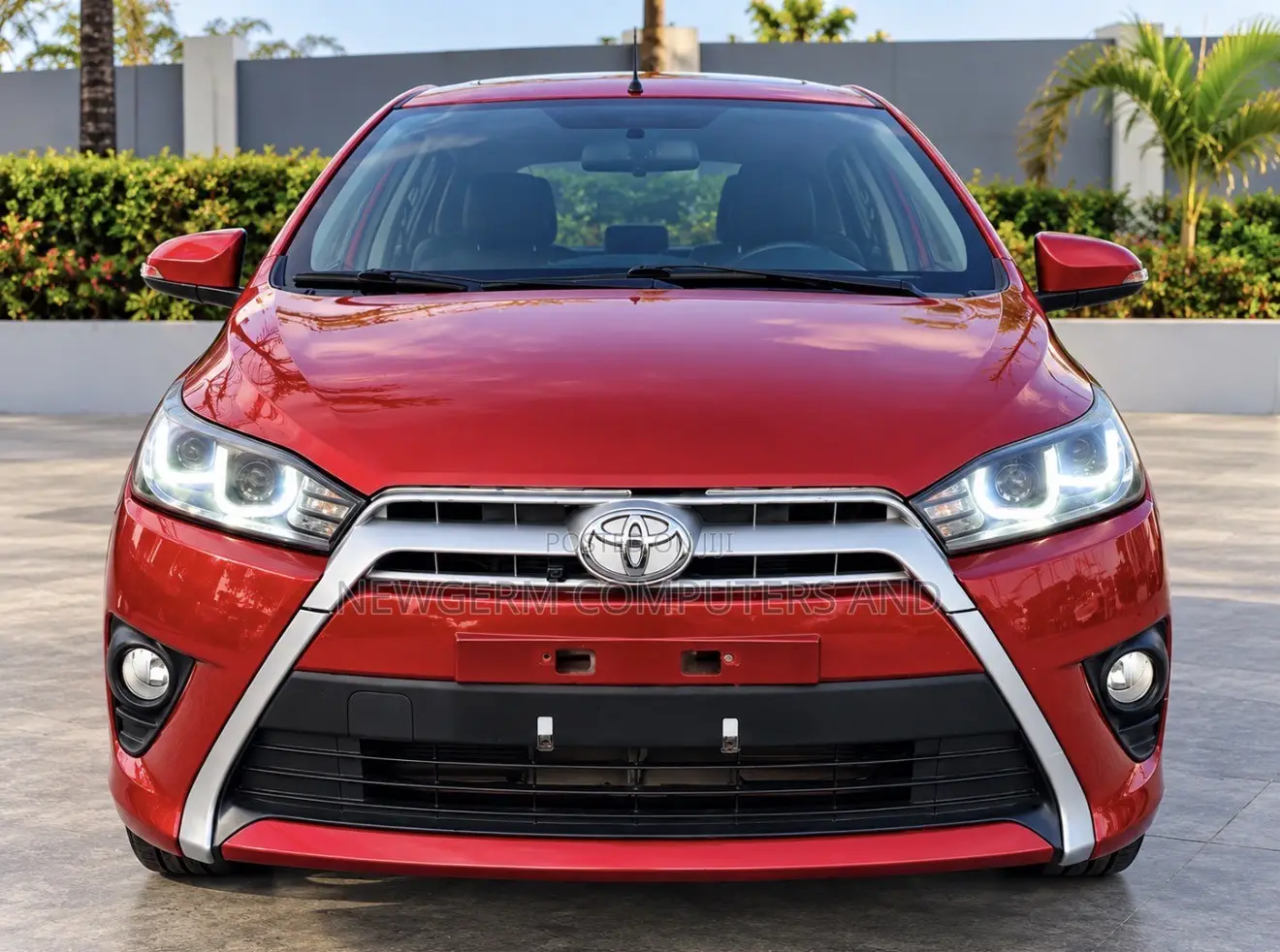 Toyota Yaris L Hatchback 5dr 2016 Red