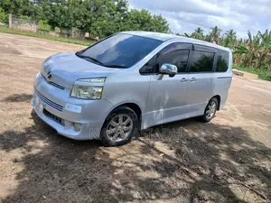 Toyota Voxy 2012 Silver