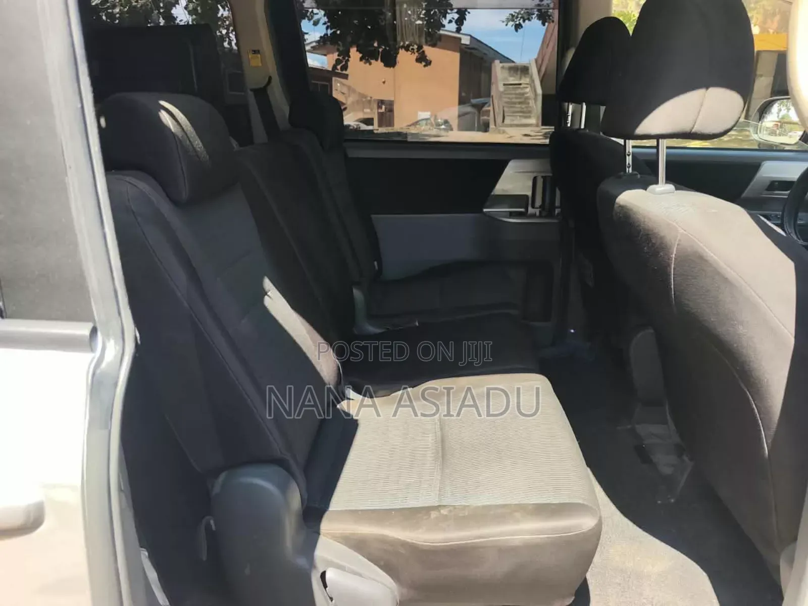 Toyota Voxy 2012 Silver