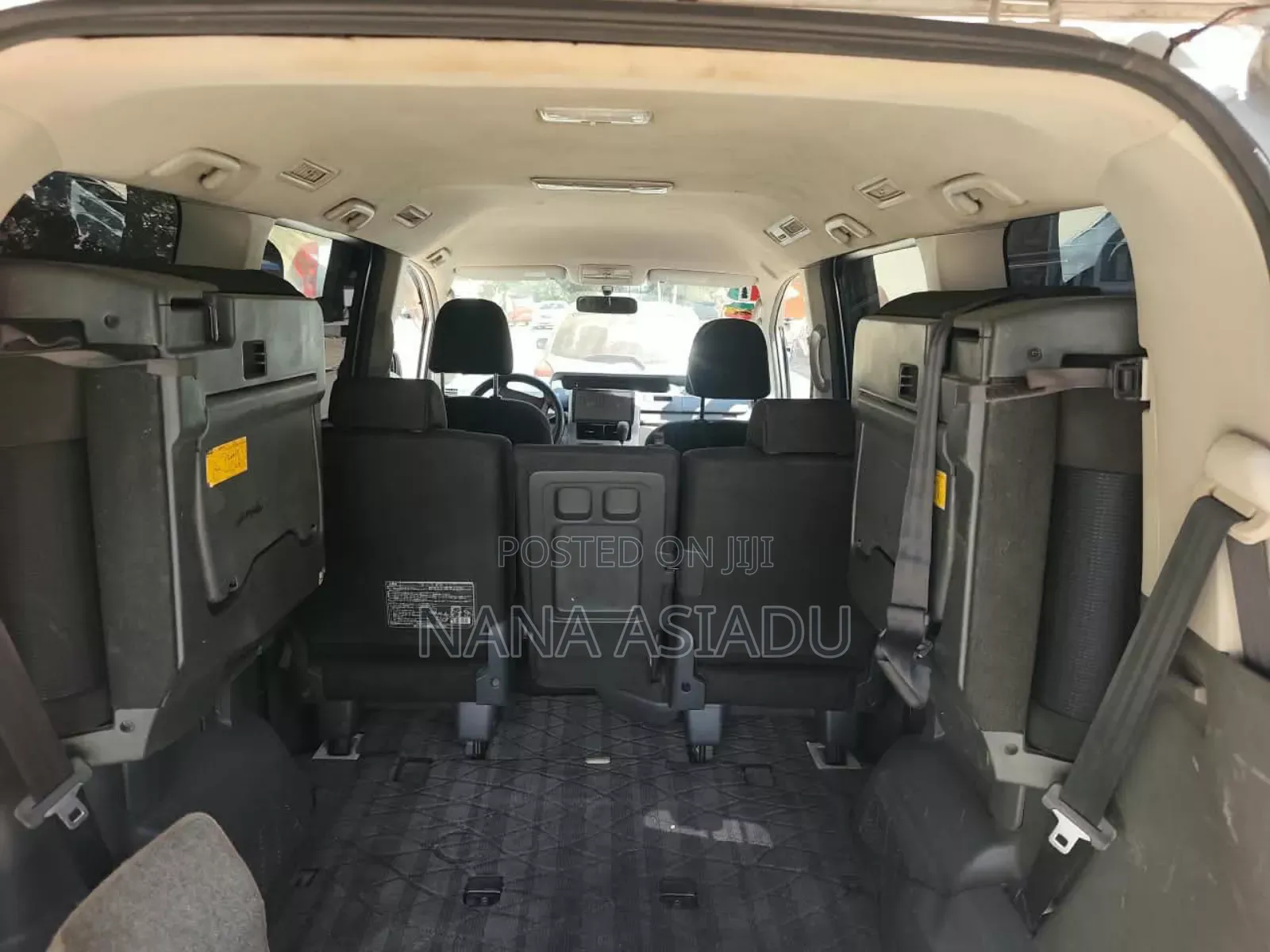 Toyota Voxy 2012 Silver