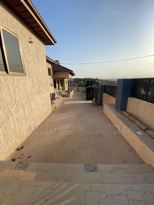 2bdrm Apartment in Kwabenya Estate for rent