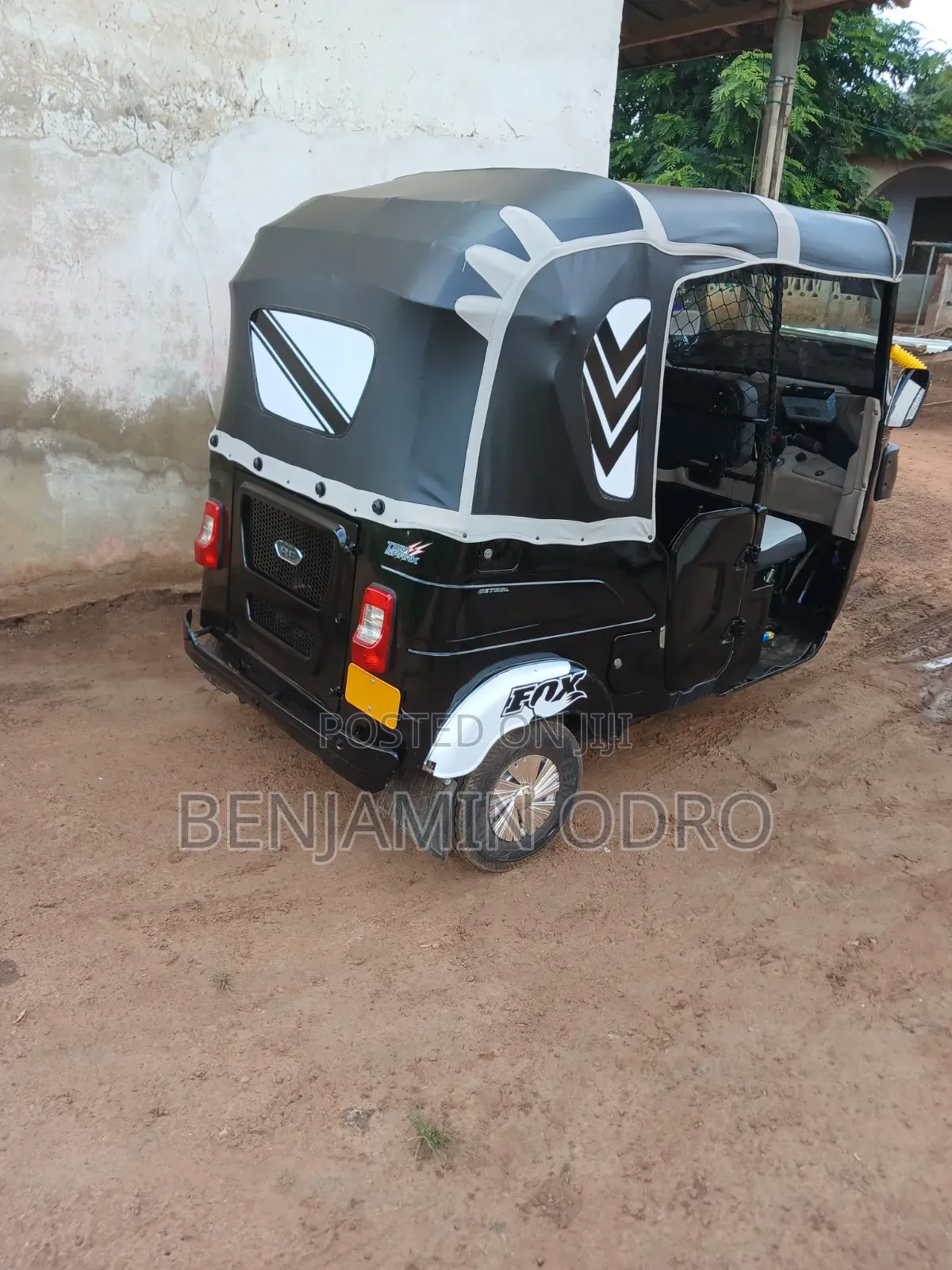 Bajaj RE 2025 Black
