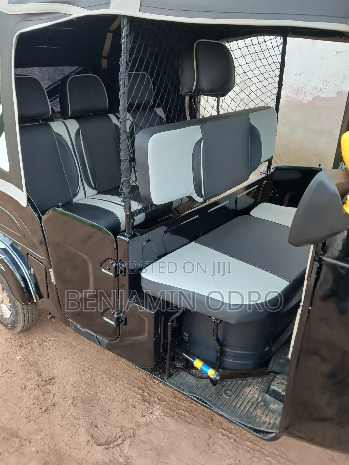 Bajaj RE 2025 Black