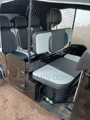 Bajaj RE 2025 Black