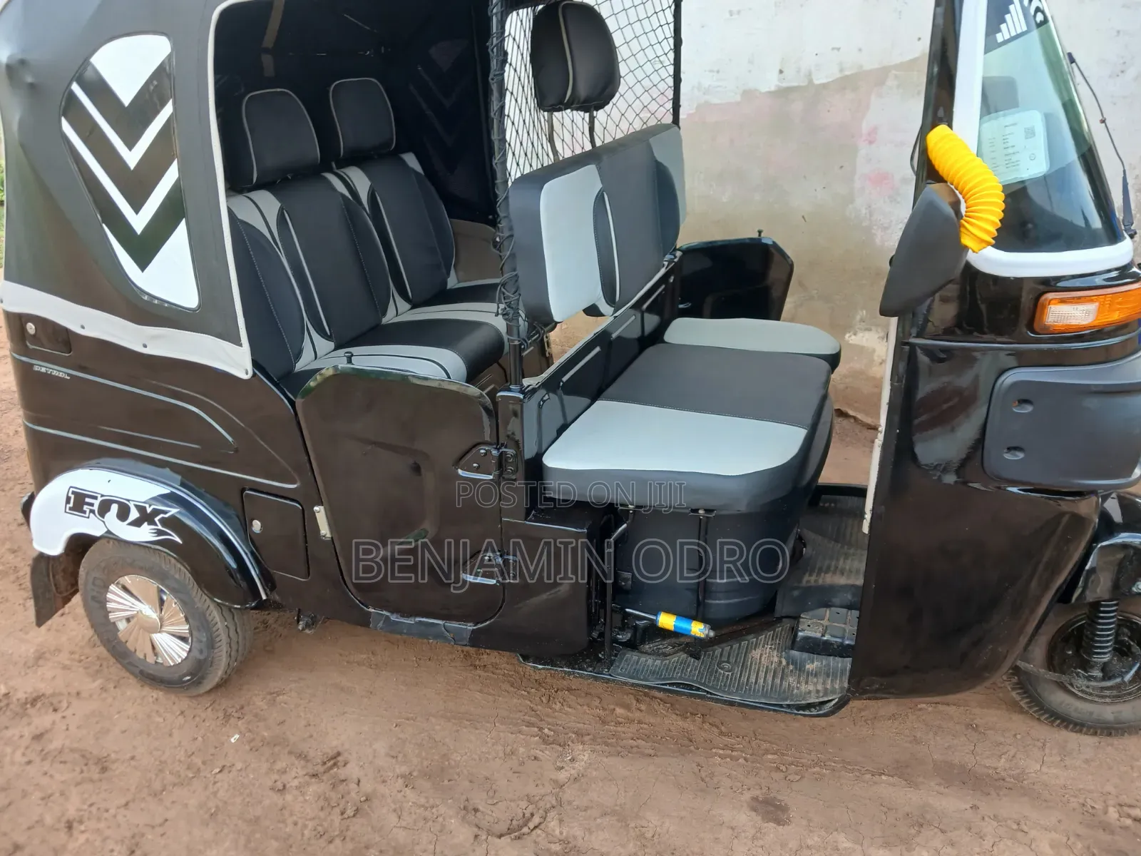 Bajaj RE 2025 Black