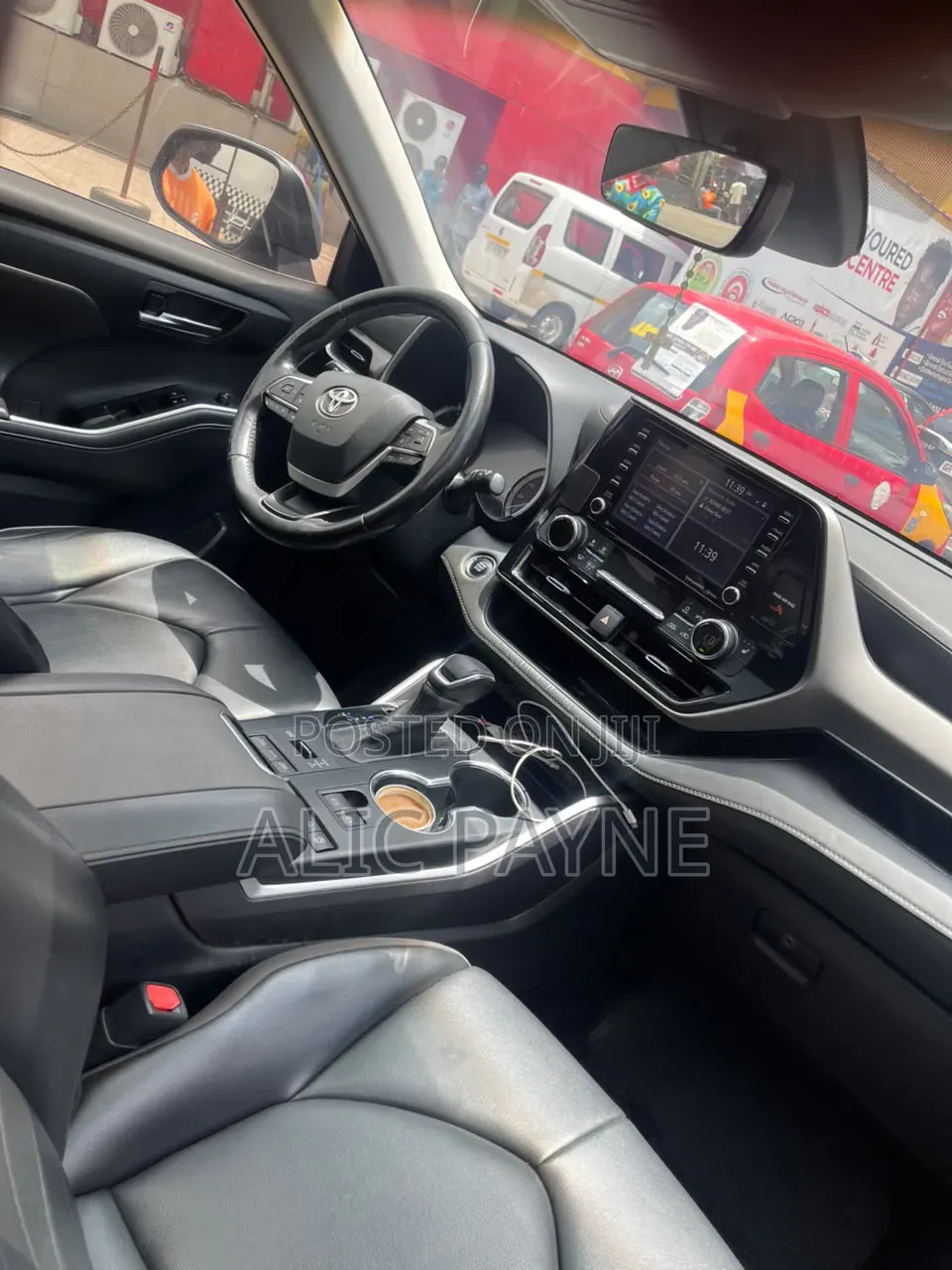 Toyota Highlander XLE 2022 Silver