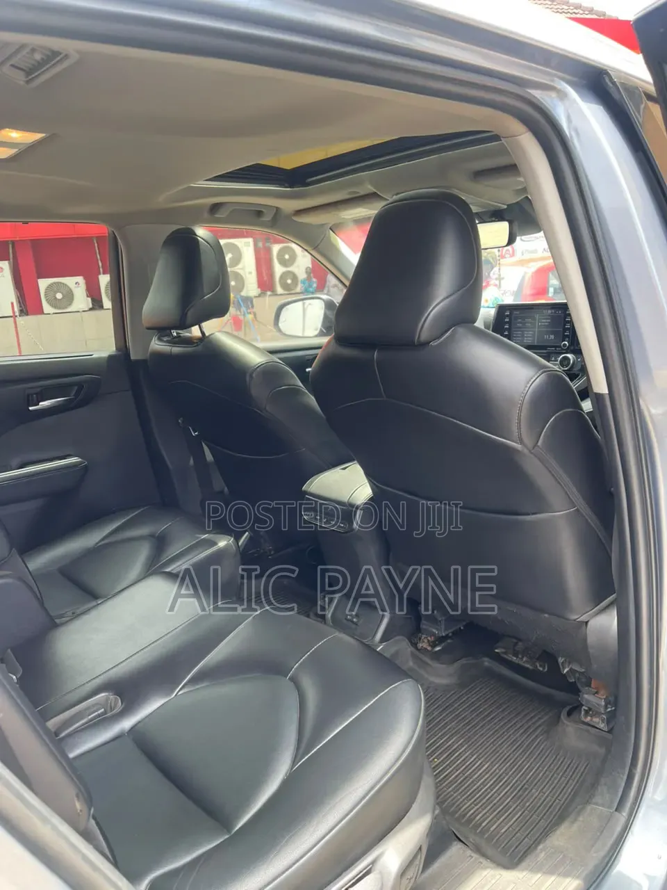 Toyota Highlander XLE 2022 Silver
