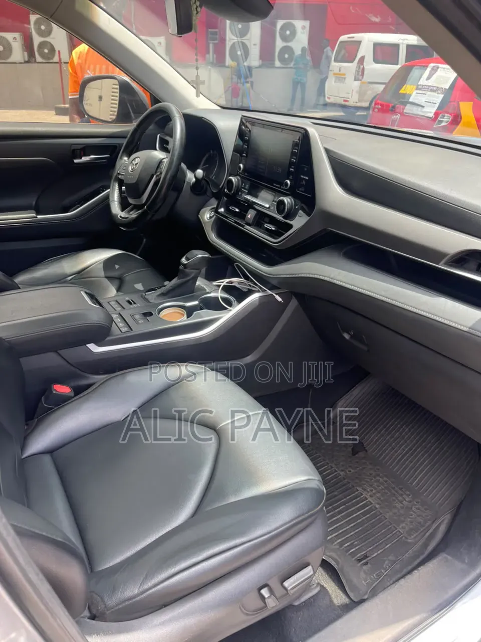 Toyota Highlander XLE 2022 Silver