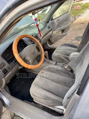 Toyota Corolla 2000 Gray