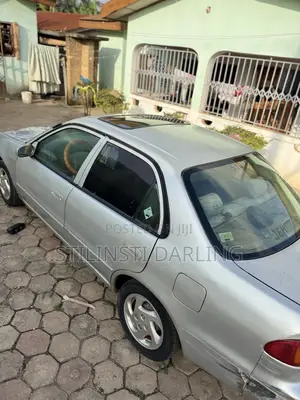 Toyota Corolla 2000 Gray
