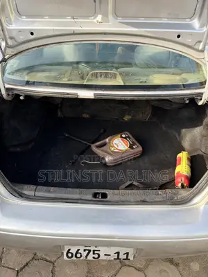 Toyota Corolla 2000 Gray