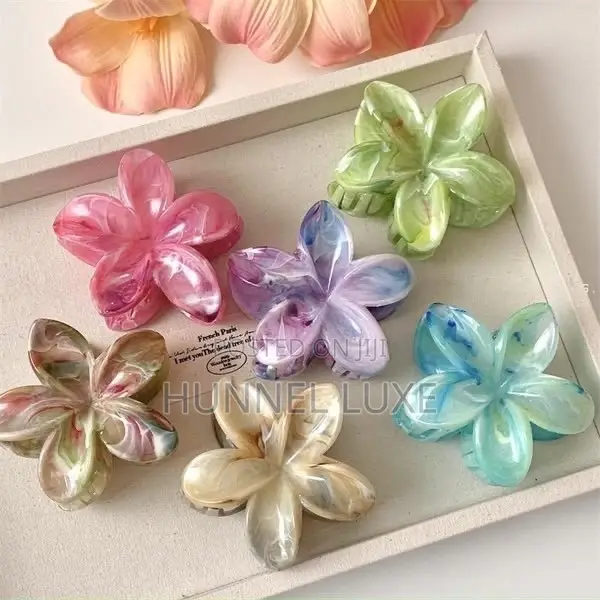 Marble Design Hawaiian Plumeria Flower Claw Clip