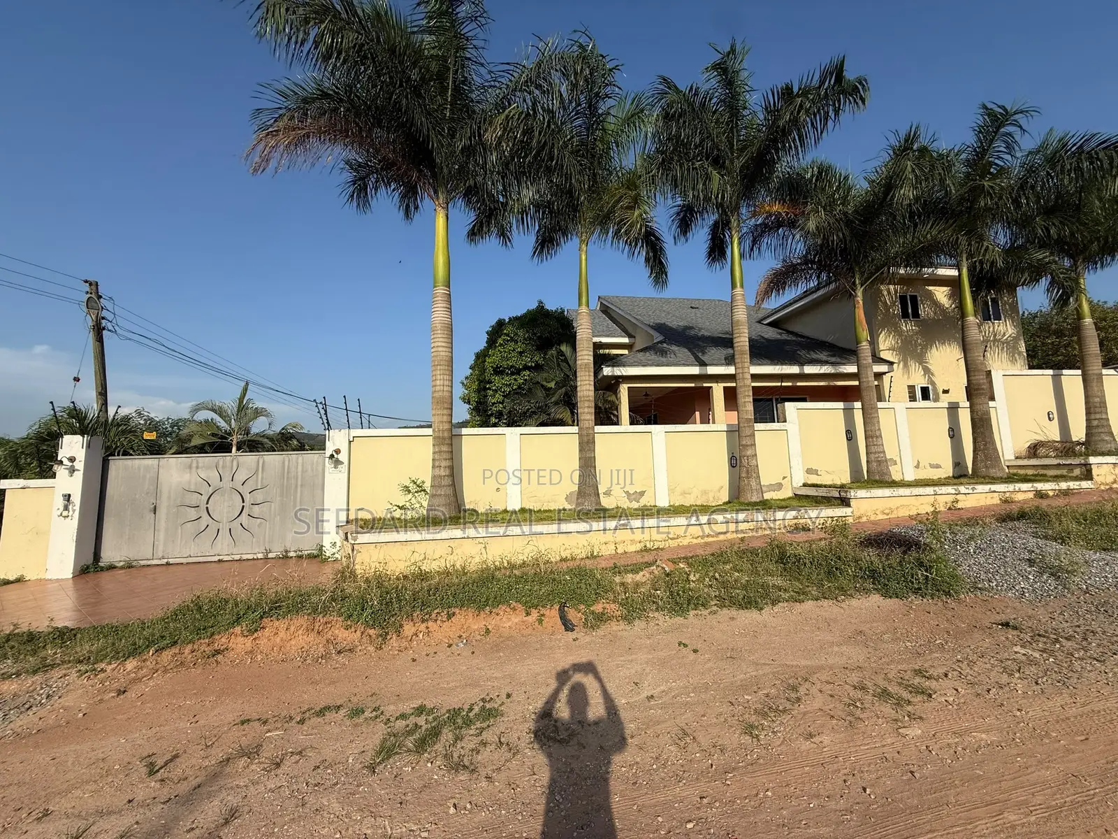 5bdrm House in Sefdard Properties, Pokuase for sale