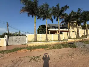 5bdrm House in Sefdard Properties, Pokuase for sale