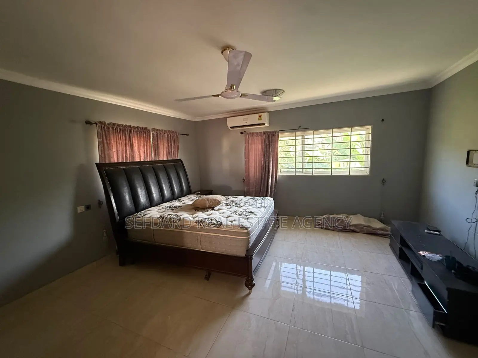 5bdrm House in Sefdard Properties, Pokuase for sale