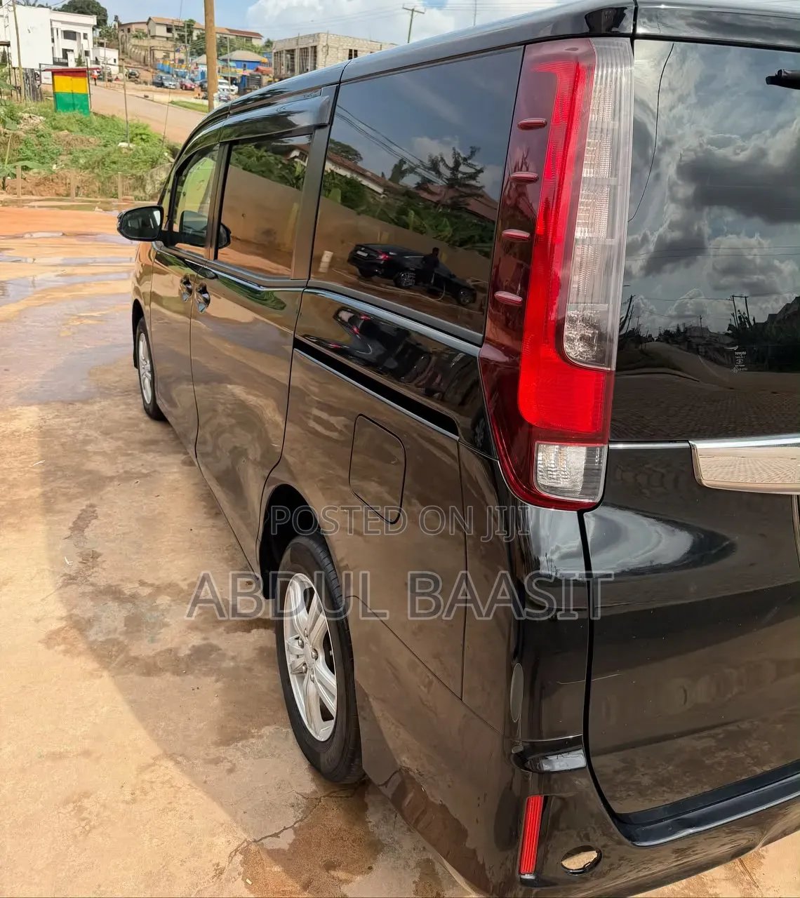Toyota Voxy V 4WD 8-Seater 2016 Black