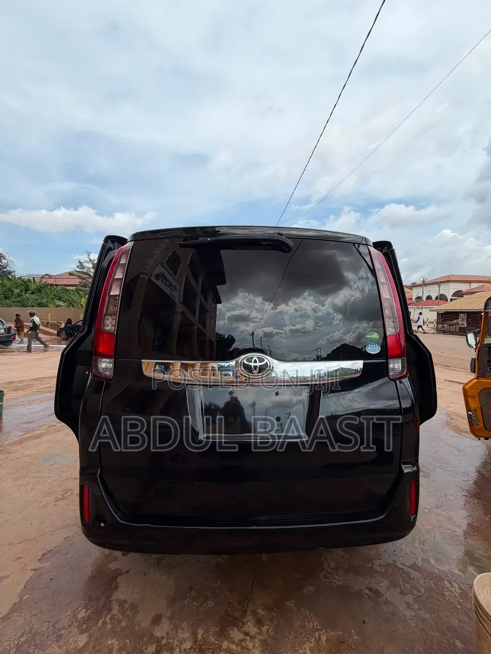 Toyota Voxy V 4WD 8-Seater 2016 Black