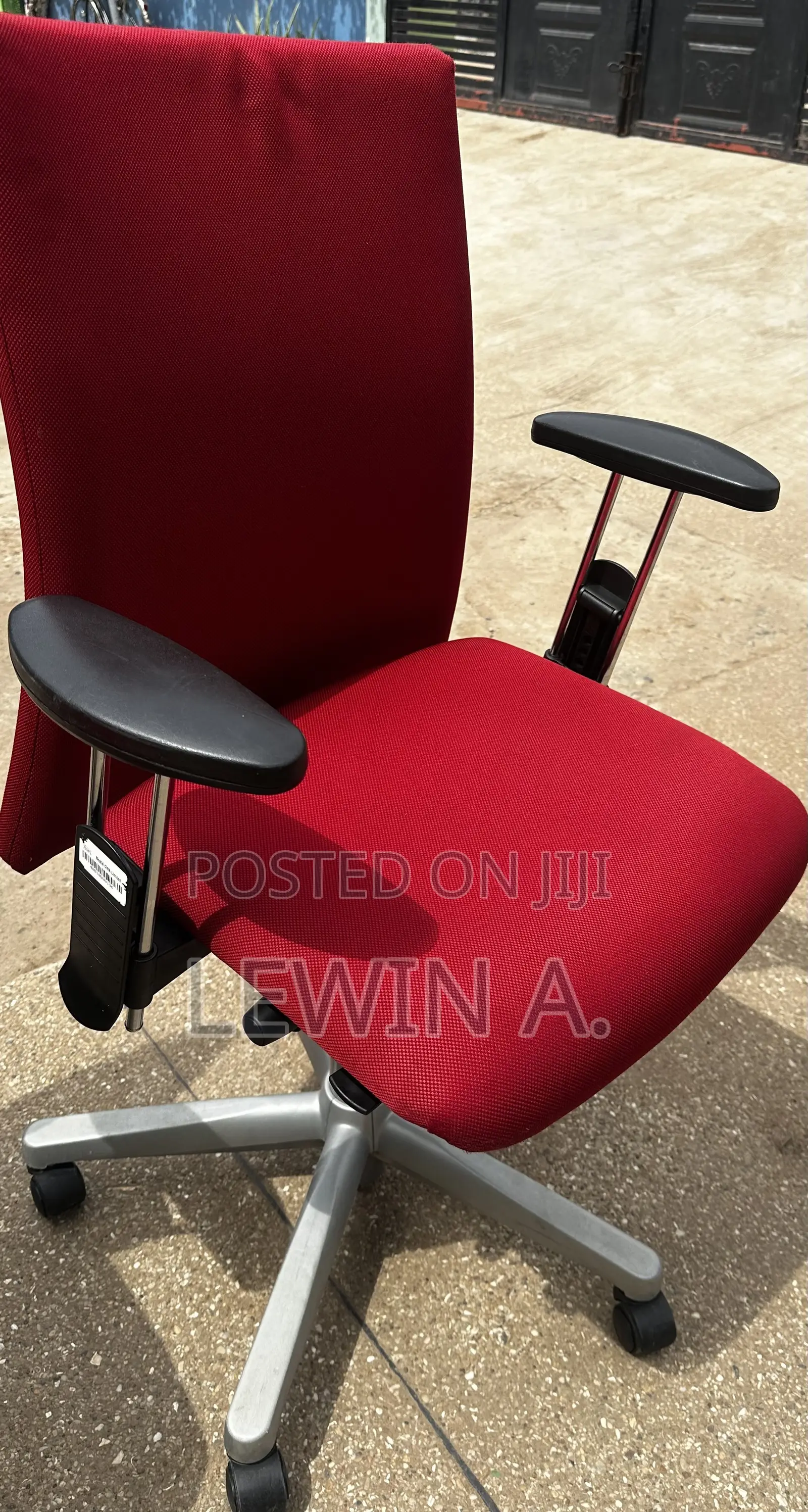 Authentic Brand Swivel Chair