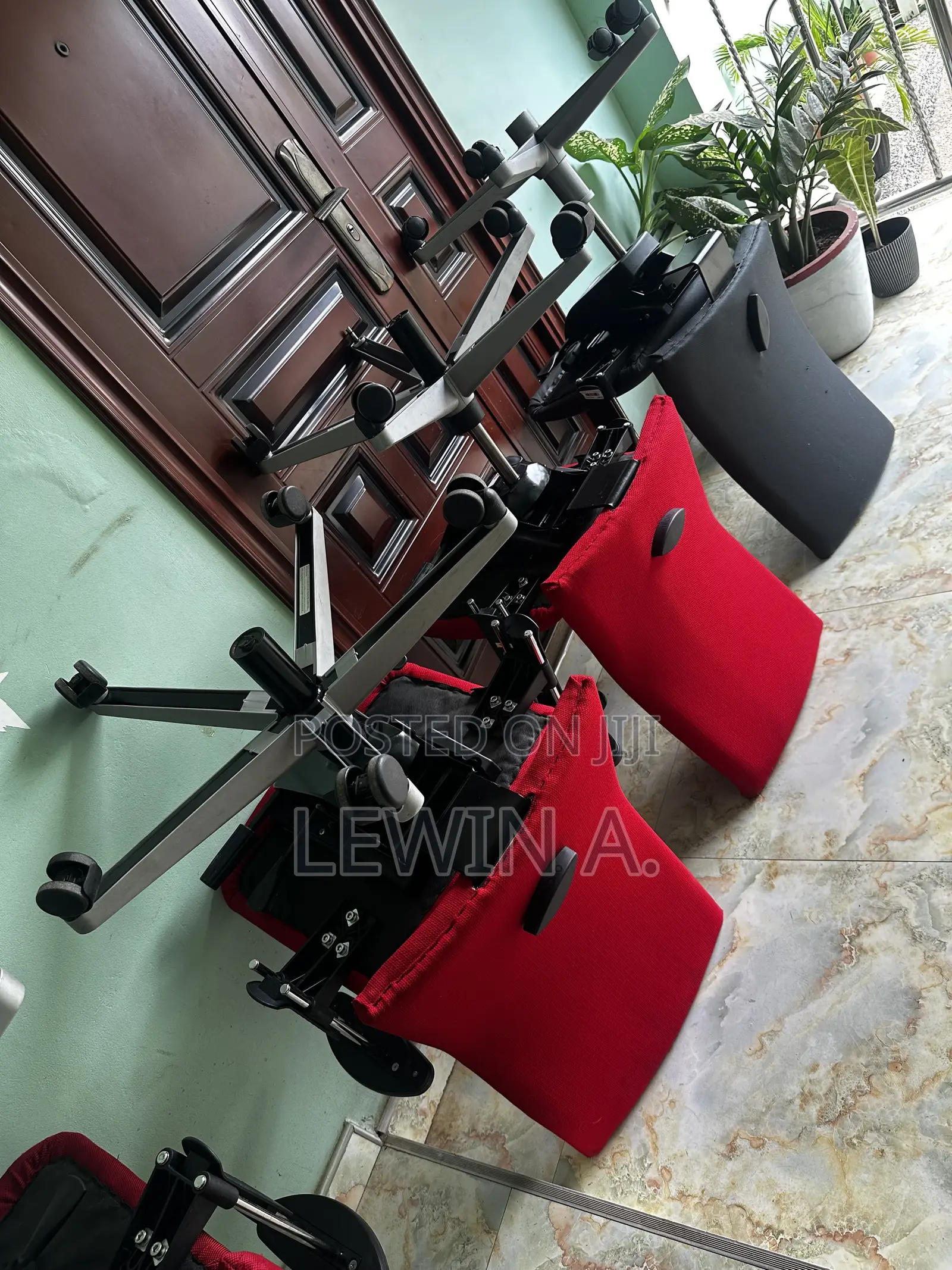 Authentic Brand Swivel Chair