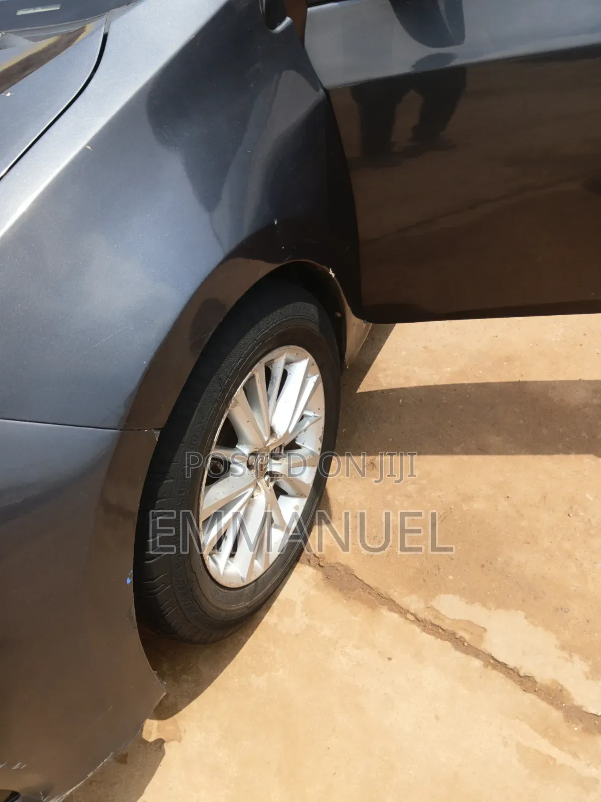 Toyota Corolla LE 4dr Sedan (1.8L 4cyl CVT) 2016 Gray