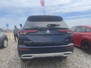 Mitsubishi Outlander SEL Launch Edition 2022 Blue