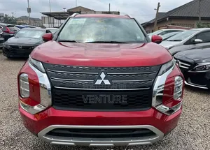 Mitsubishi Outlander 2022 Red