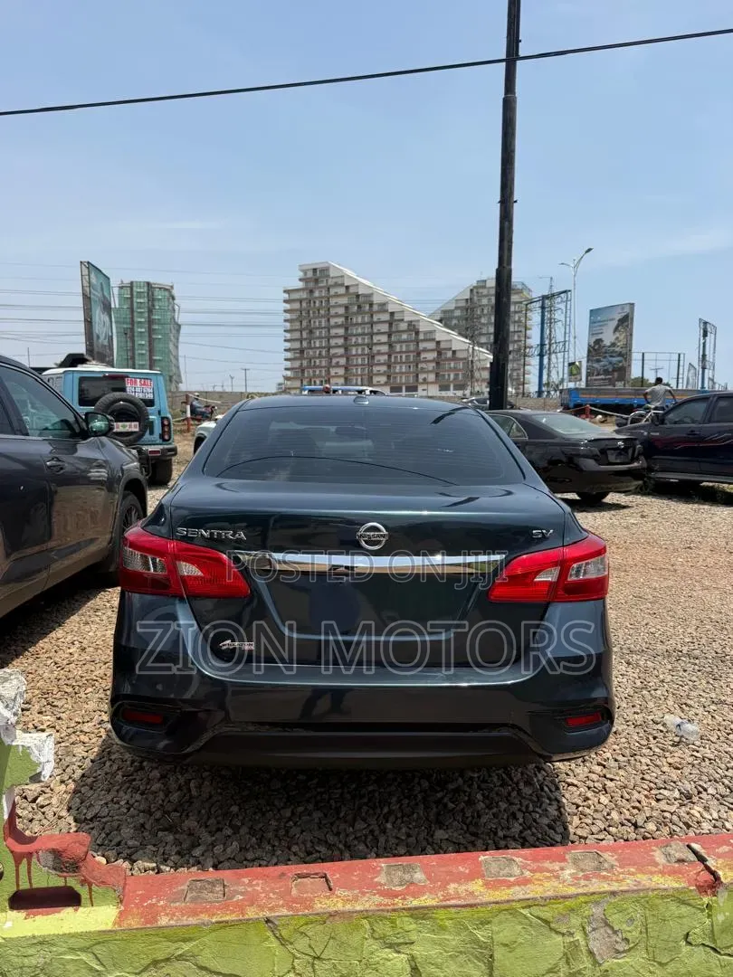 Nissan Sentra SV 2018 Gray