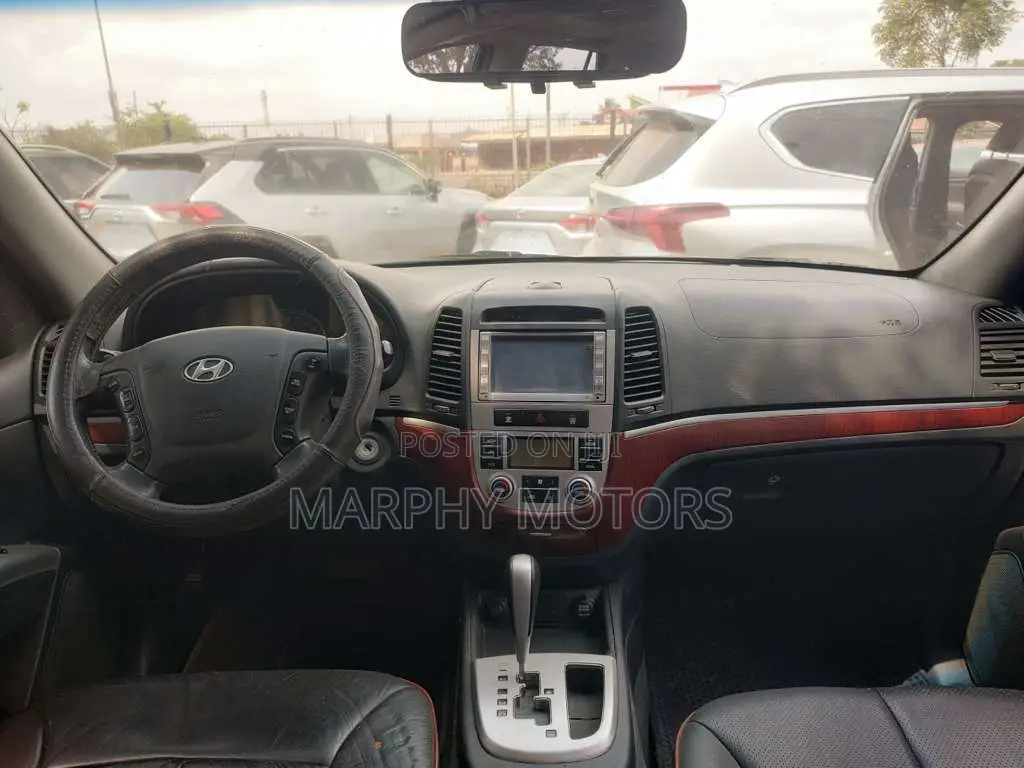 Hyundai Santa Fe 2012 Black