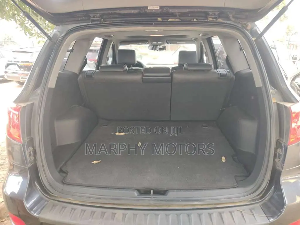 Hyundai Santa Fe 2012 Black