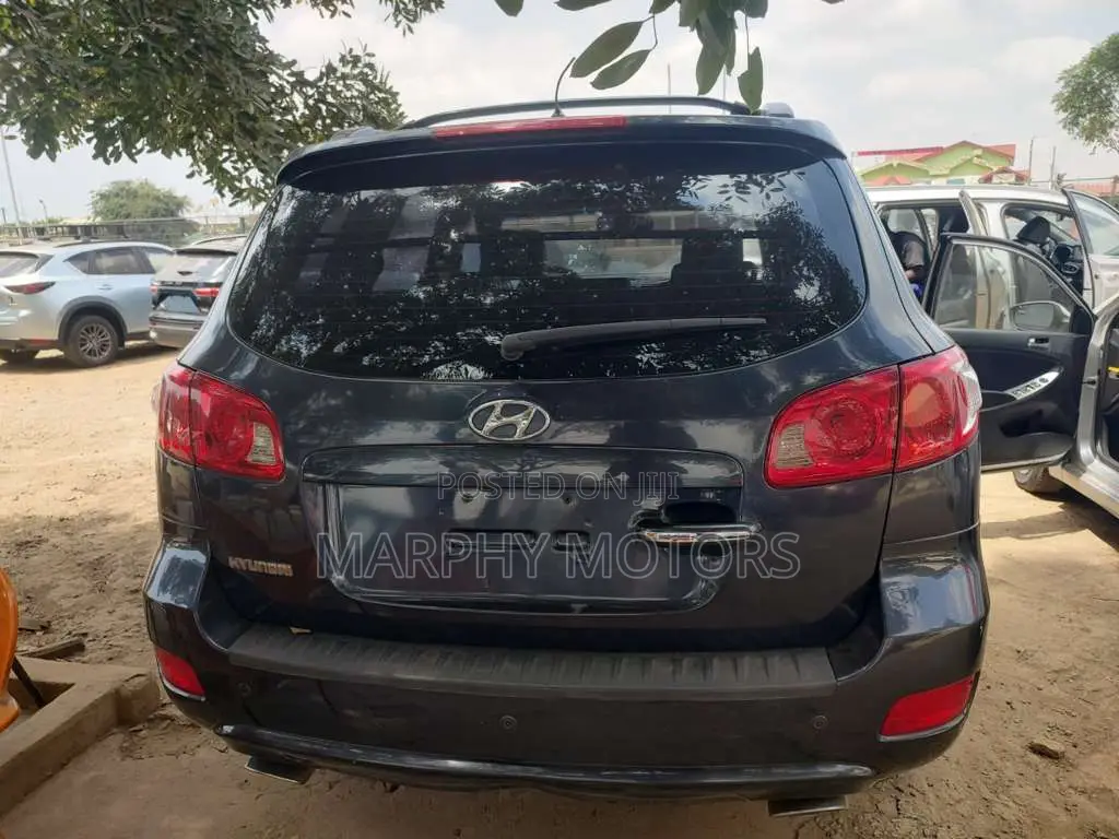 Hyundai Santa Fe 2012 Black