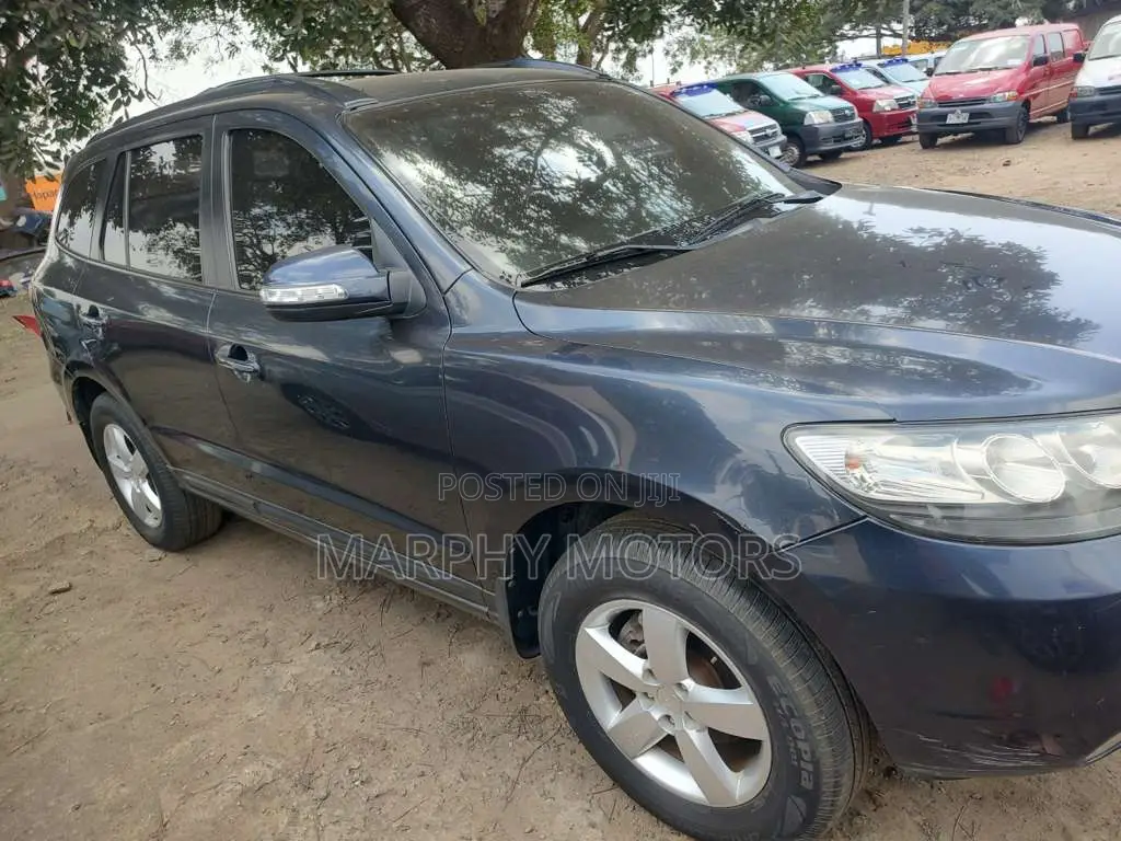 Hyundai Santa Fe 2012 Black