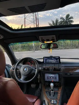 BMW 330i 2011