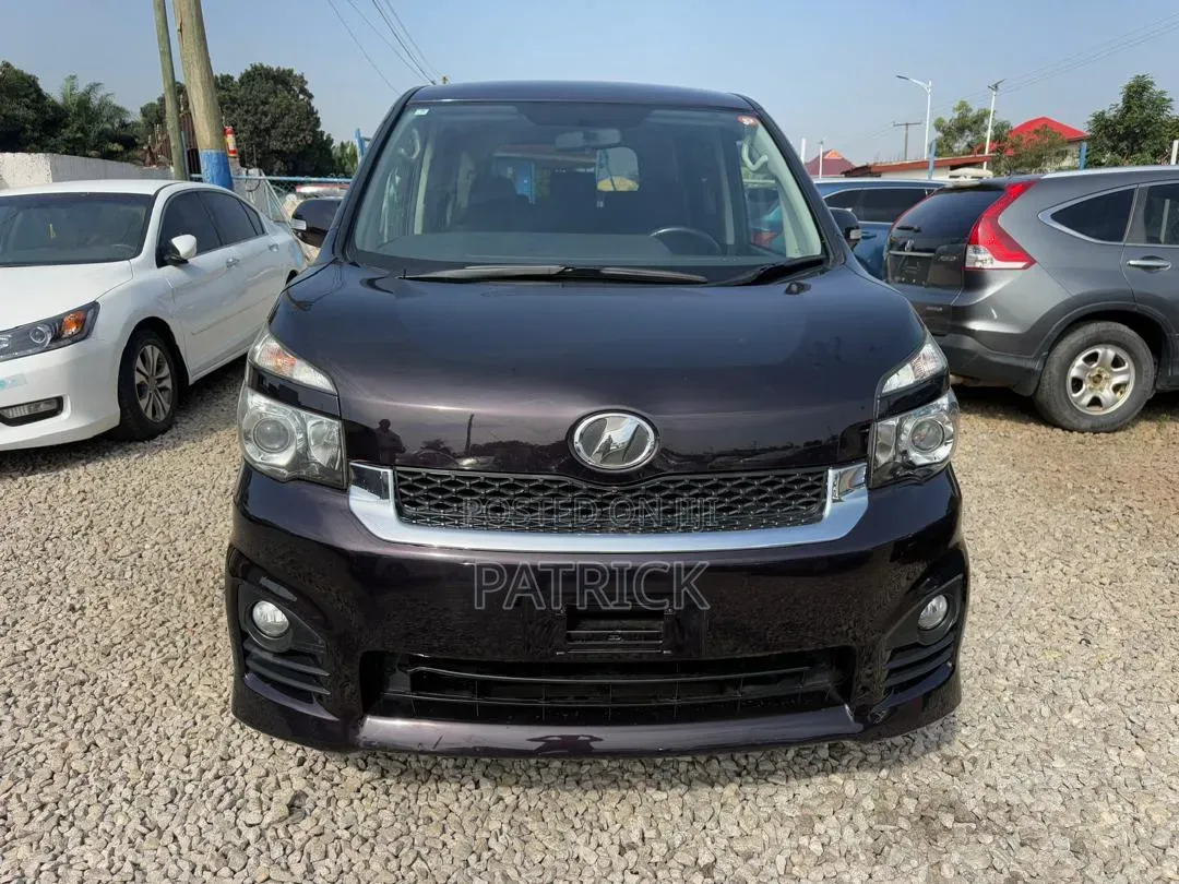 Toyota Voxy X L Edition 2WD 7-Seater 2013 Black