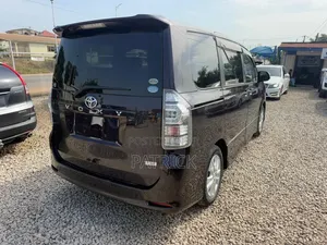 Toyota Voxy X L Edition 2WD 7-Seater 2013 Black