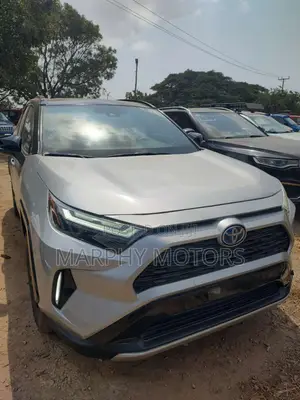 Toyota RAV4 2024 Silver