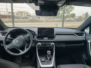 Toyota RAV4 2024 Silver