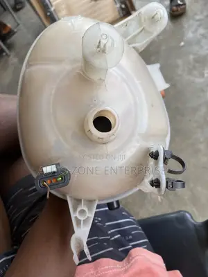 Mercedes Benz C-Class Coolant Reservoir Tank/Coolant Expansion Bottle