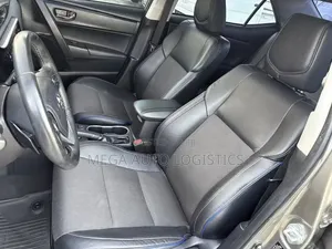 Toyota Corolla LE (1.8L 4cyl 2A) 2018 Gold