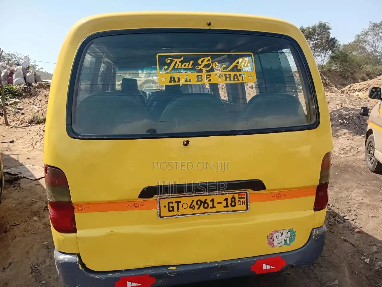 Toyota HiAce 2010 Yellow