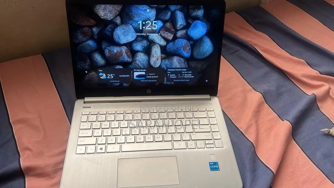 Laptop HP 14-dq2031tg 4GB Intel Core i3 SSD 256GB