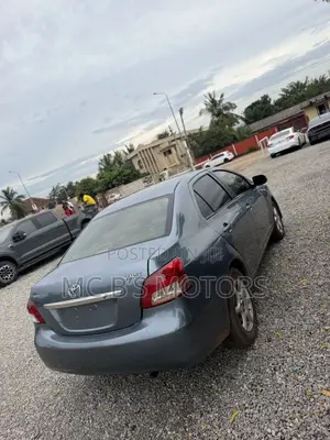 Toyota Yaris 2012 Blue
