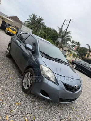 Toyota Yaris 2012 Blue
