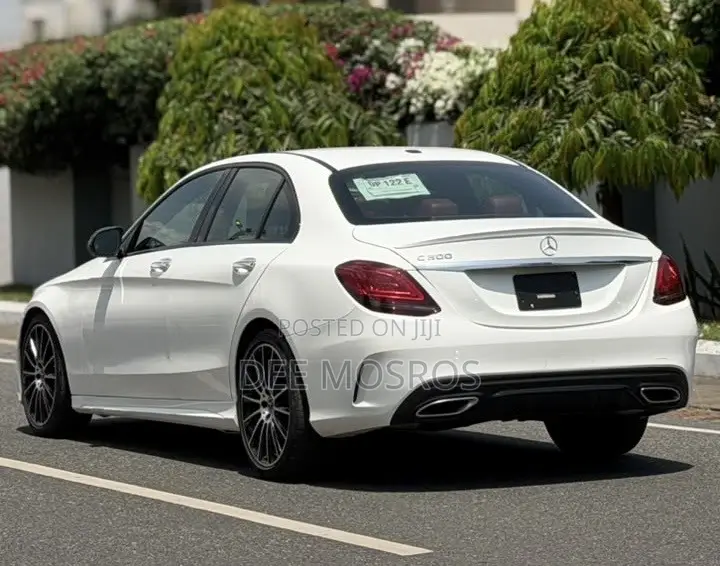 Mercedes-Benz C300 2021 White