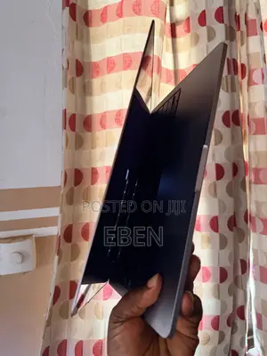 Laptop Apple MacBook Pro 2020 8GB Intel Core i5 SSD 256GB