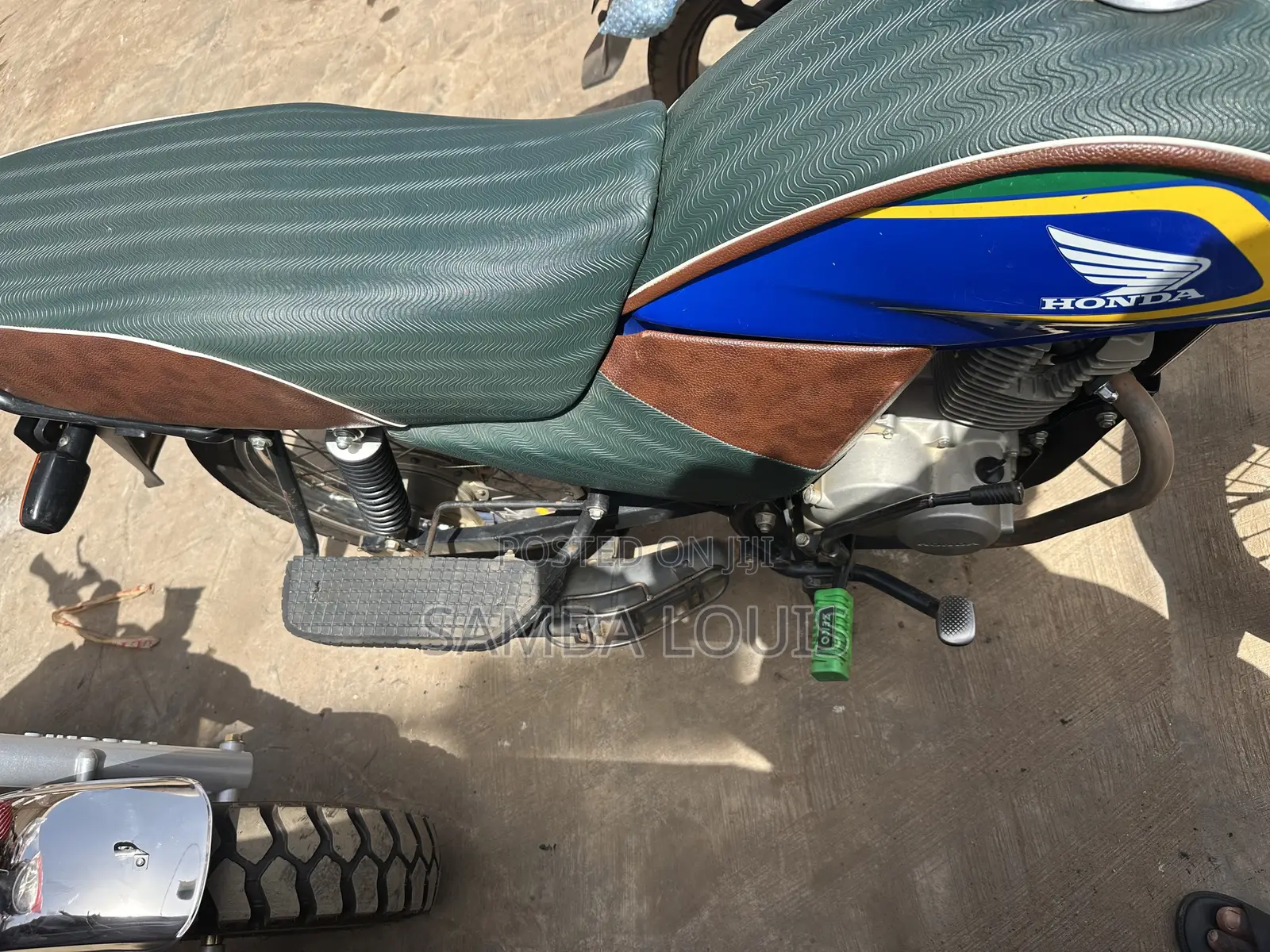 Honda CB 2025 Blue