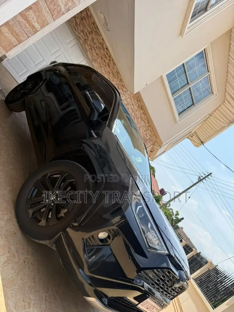 Toyota RAV4 XLE Premium AWD 2023 Black